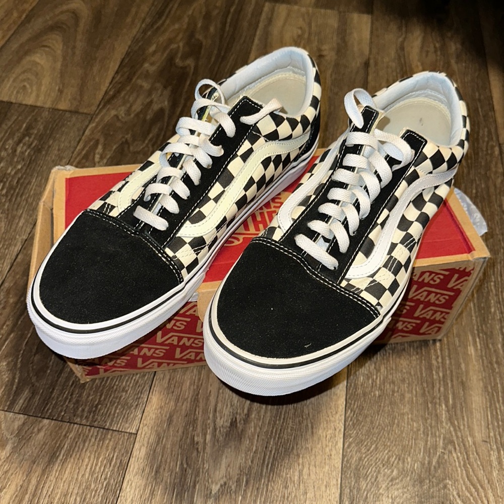 Vans Old Skool back and white checker sneakers